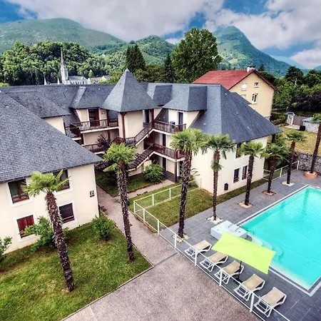 De L'isard Bleu, Dans De Tourisme 3 Etoiles * Lourdes